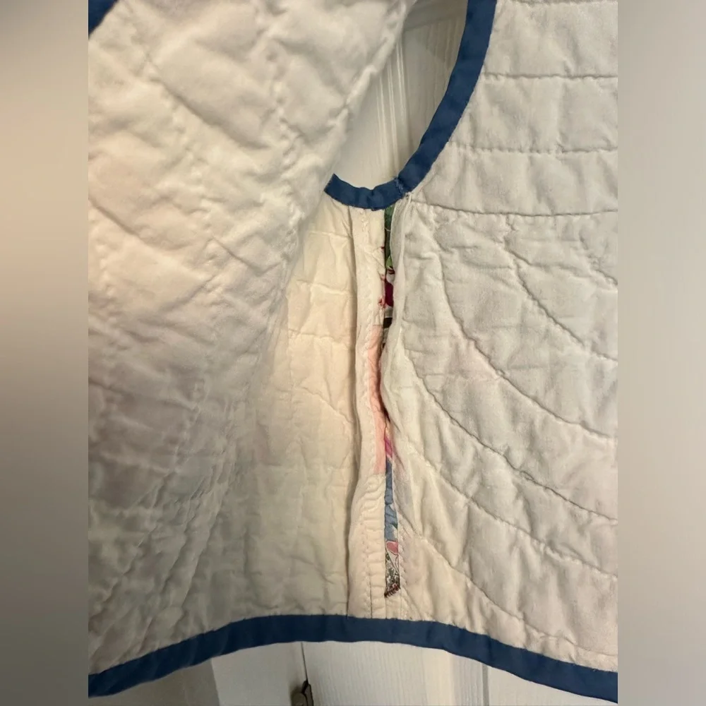 Upcycled vintage quilt vest - Picture 4 of 7